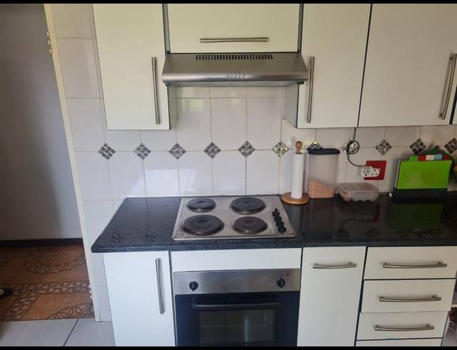 4 BEDROOM PROPERTY TO RENT IN LAMBTON GARDENS